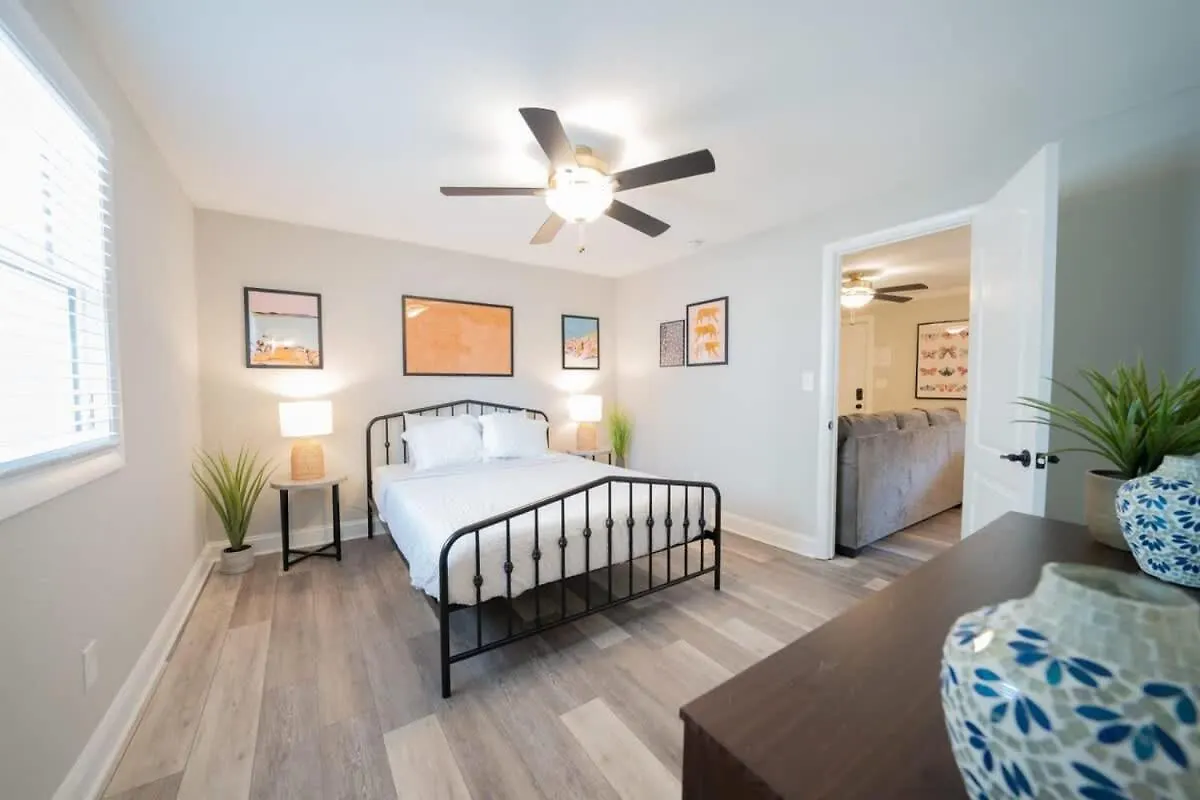 Ov Mosaic - Topaz Suite North Camellia Acres Apartment